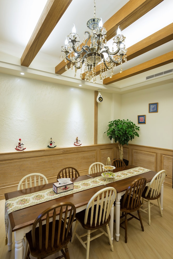 Ediman Bed And Breakfast 23/27