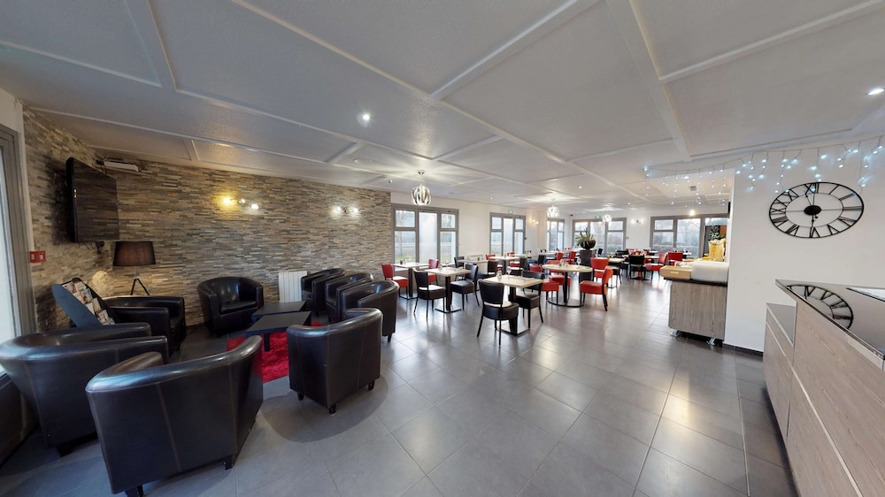 Kyriad Fontenay Tresigny 29/37