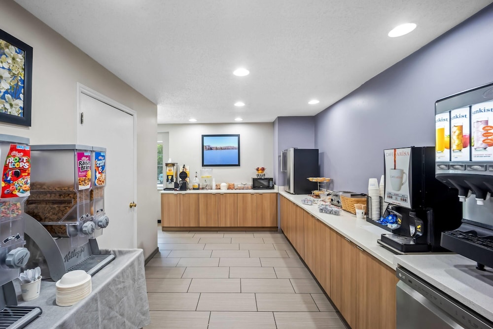 Microtel Inn Greensboro 7/54