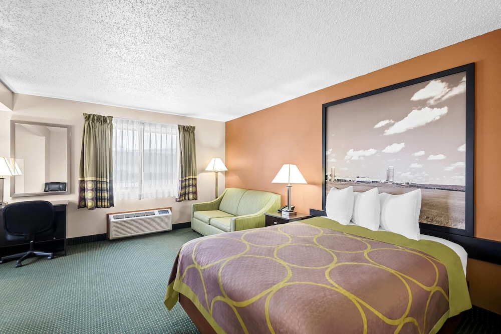Super 8 by Wyndham Jefferson 16/42