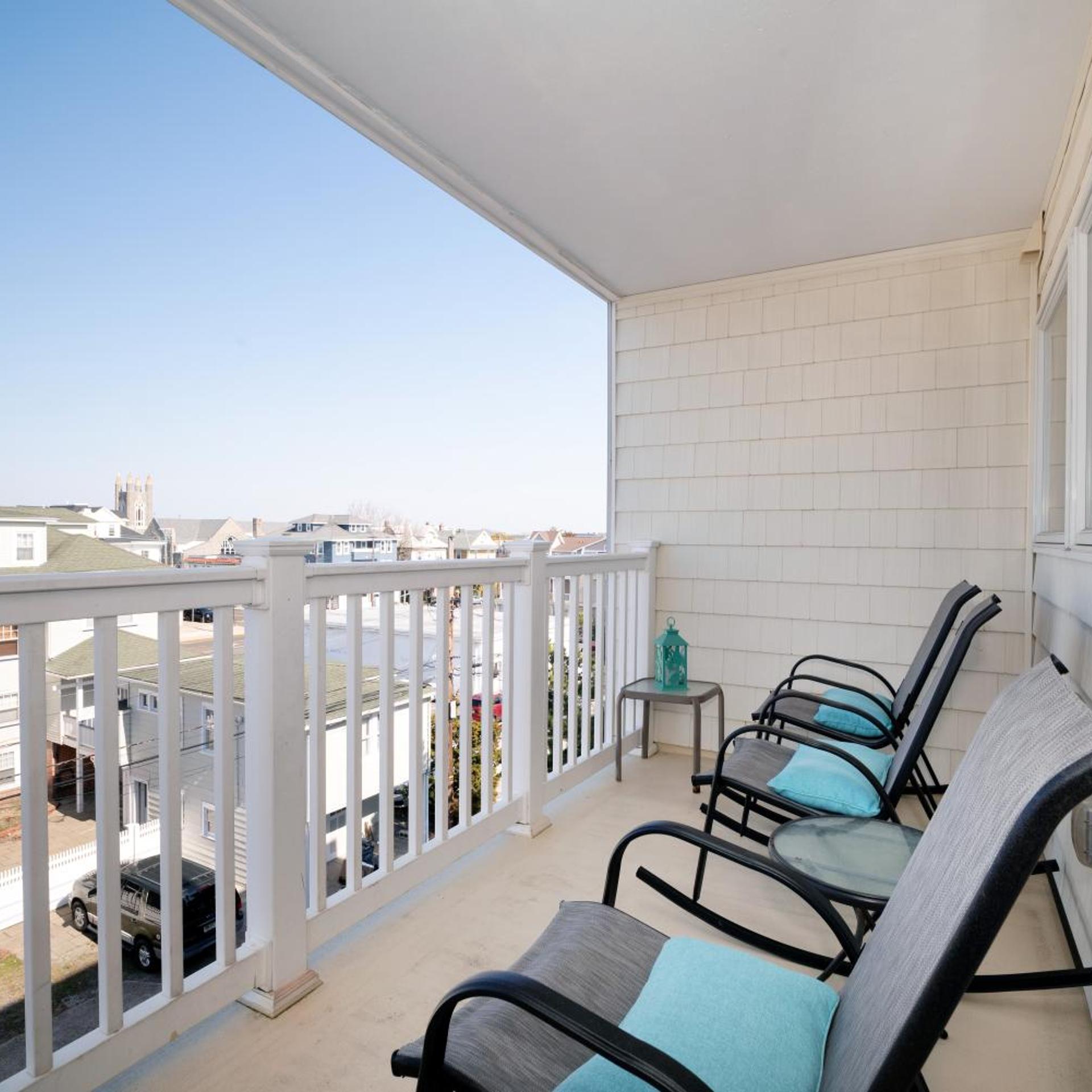 Biscayne Suites 3/49
