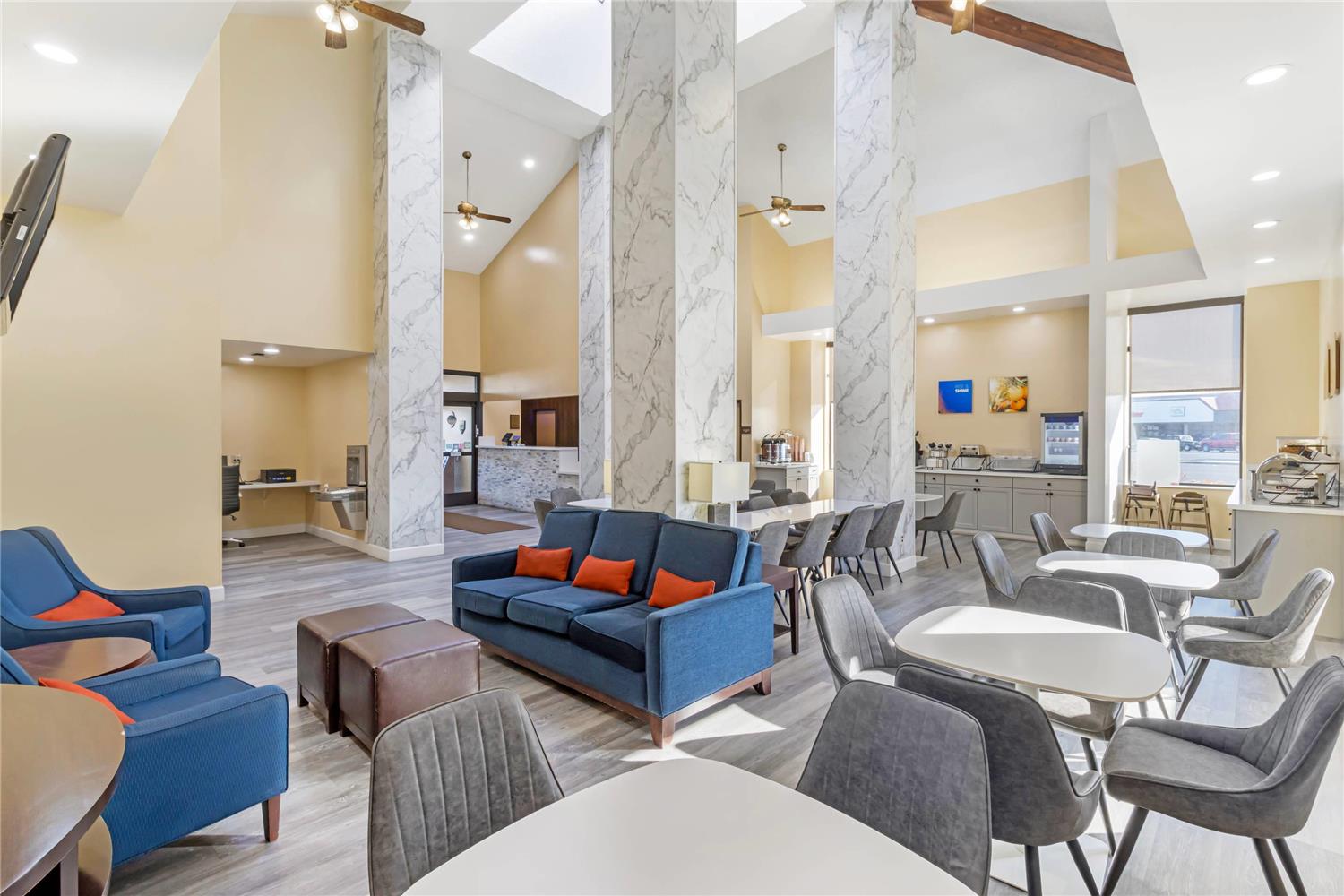 Comfort Inn & Suites Near Fallon Naval Air Station 13/18