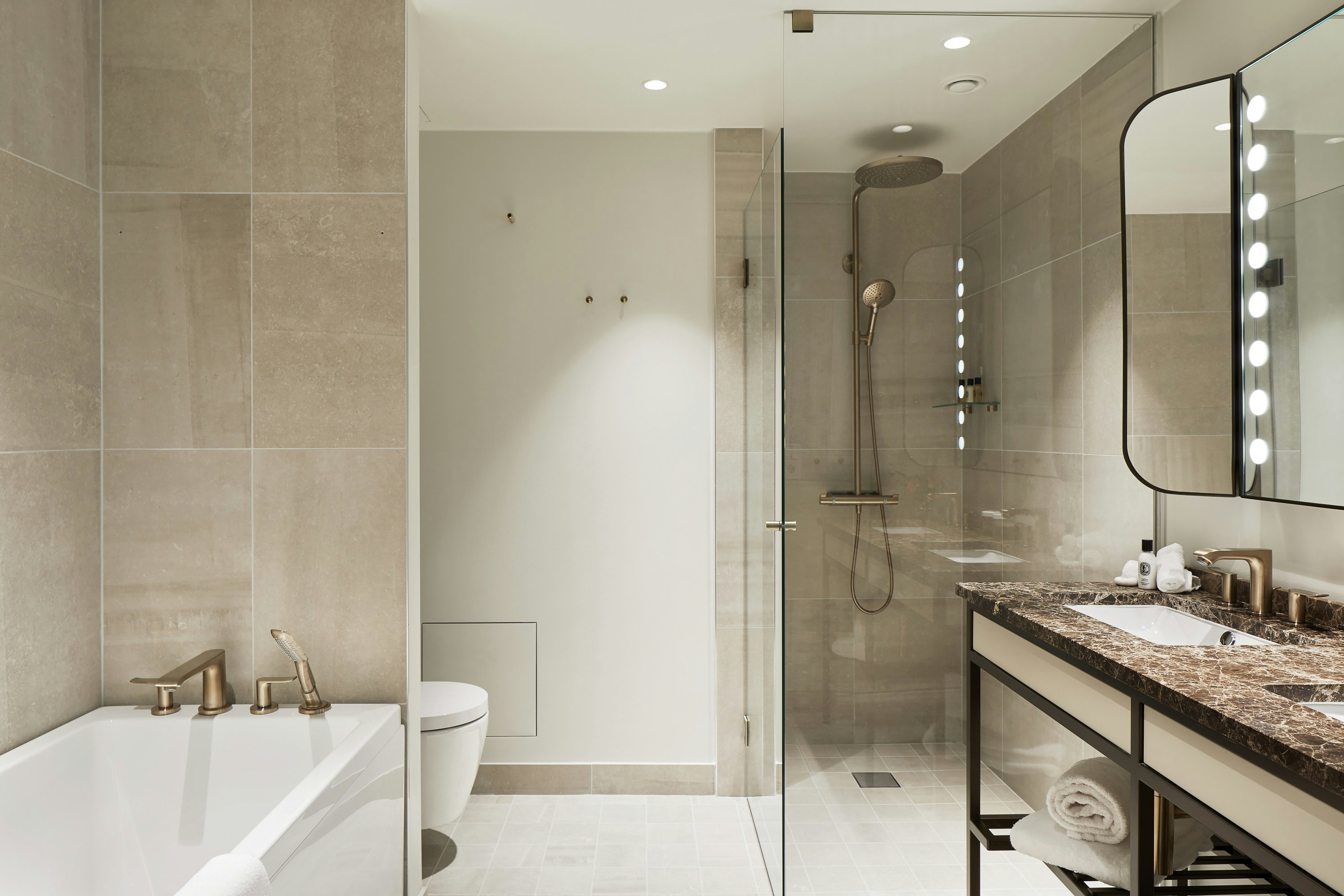Elegant, Exceptional, Bathtub