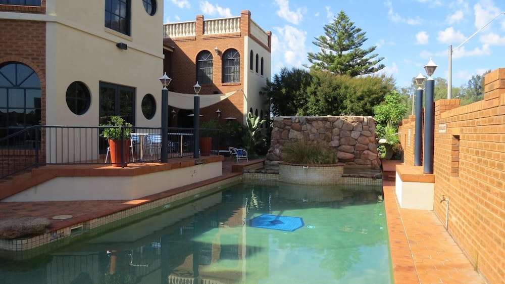 ALBURY PADDLESTEAMER MOTEL in ALBURY