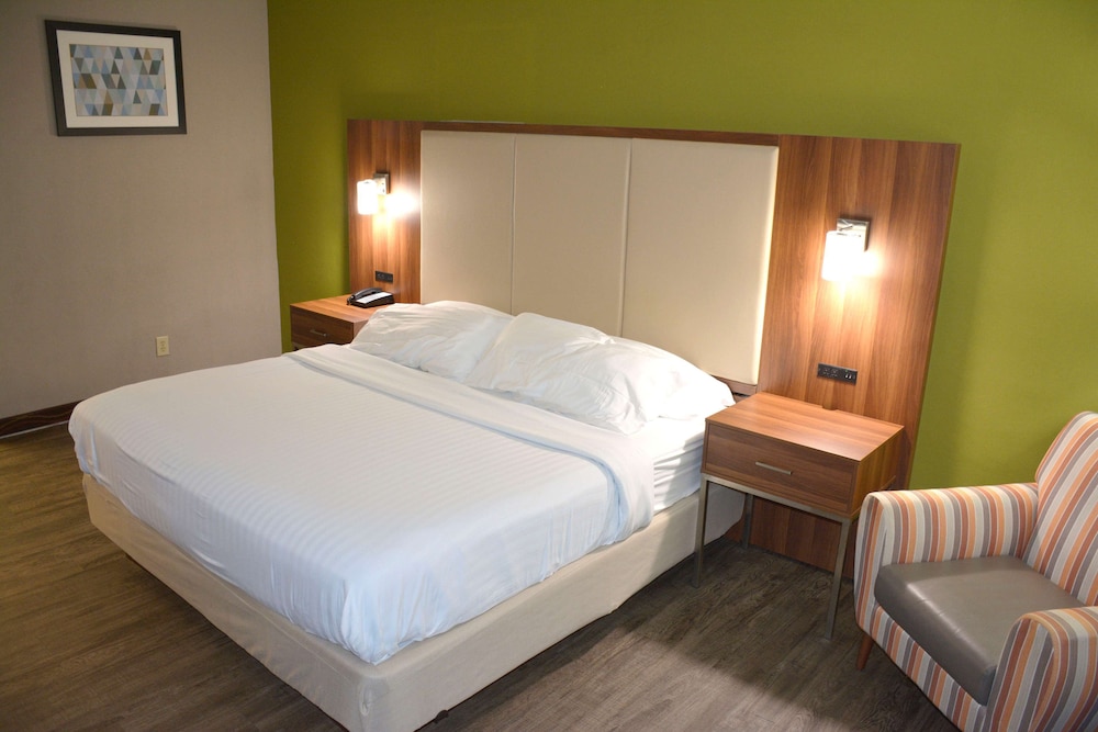 SureStay Hotel by Best Western Helen Downtown 17/29