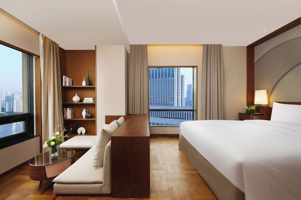 Shanghai, Suite, King Bed, River View