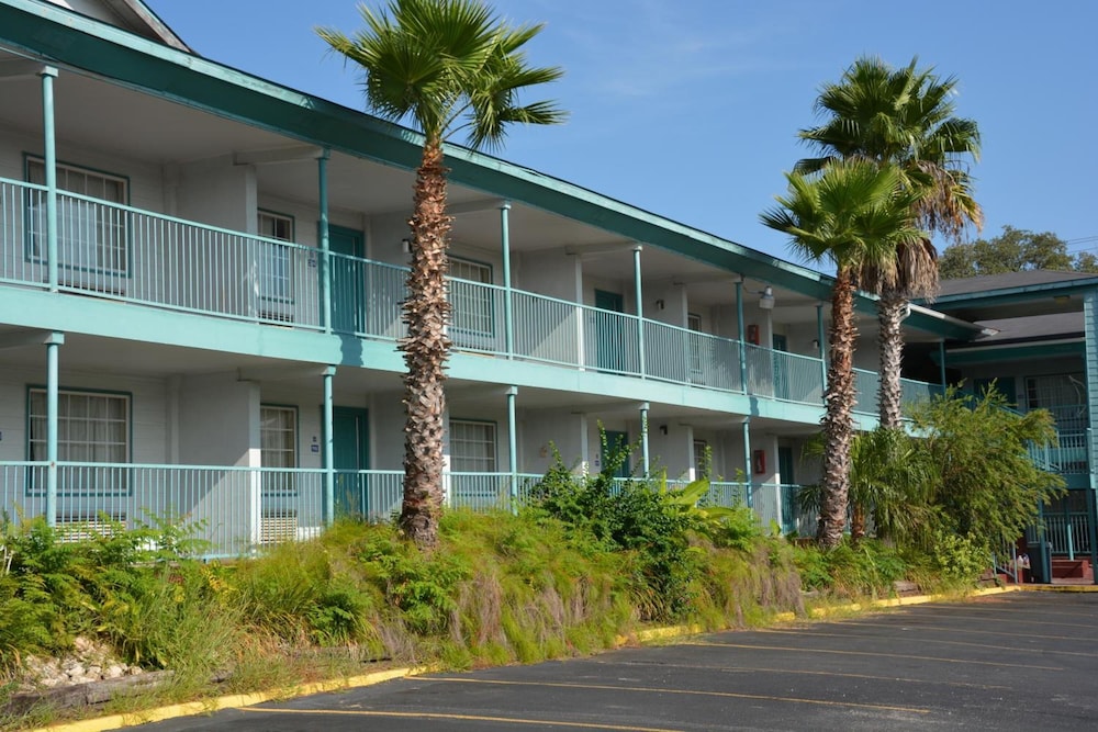 Stay Express Inn Near Ft. Sam Houston 3/26