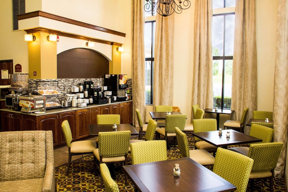 Best Western Plus Sikeston 33/37