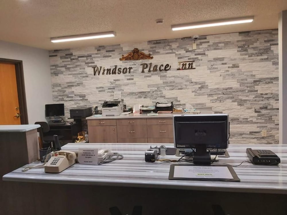 Windsor Place Inn 53/65