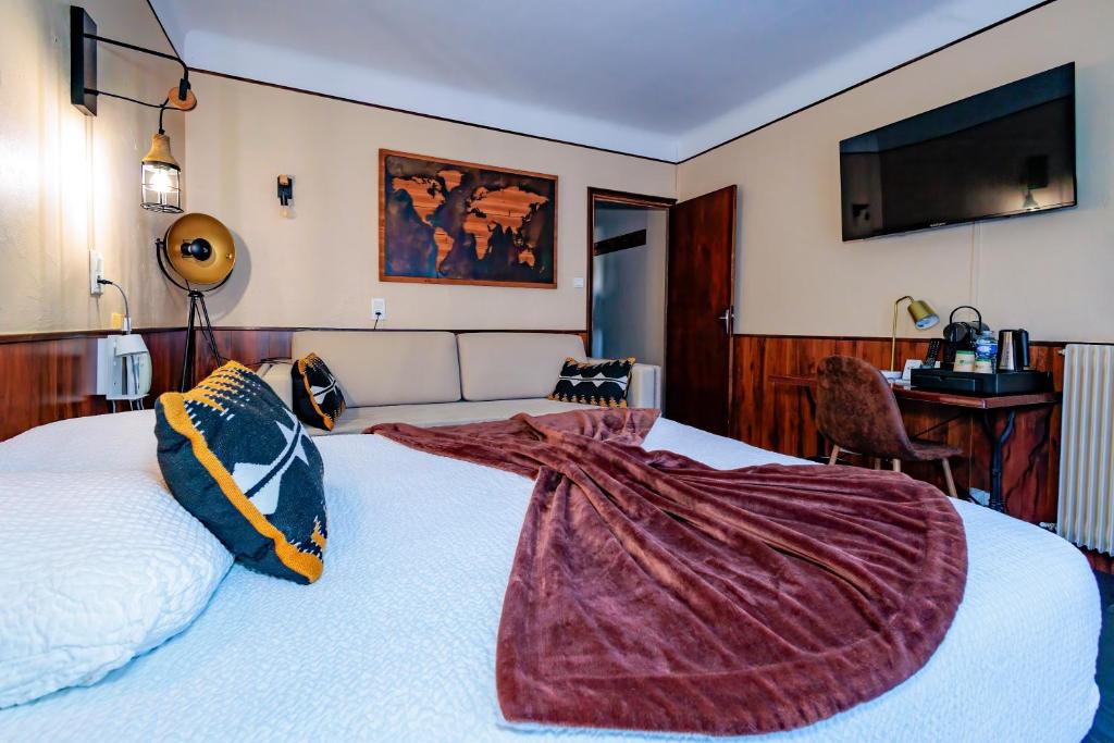 CENTRAL HOTEL 12/53