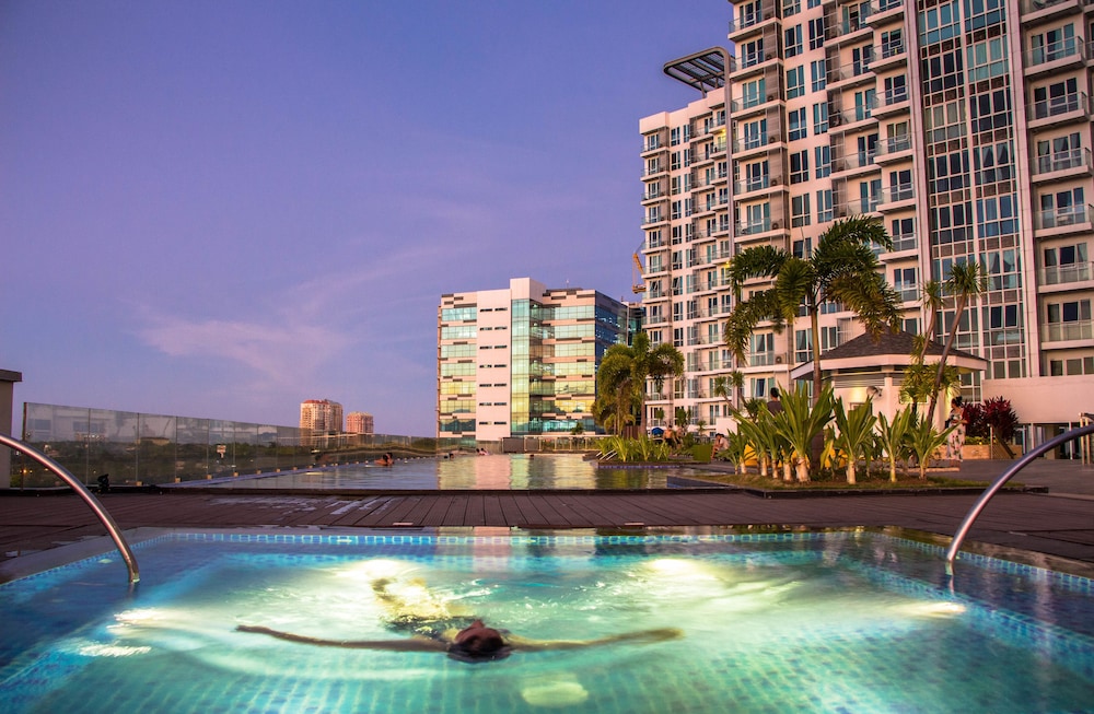 CSuites at 8 Newtown Residences 18/50