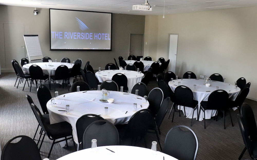 The Riverside Hotel 35/50
