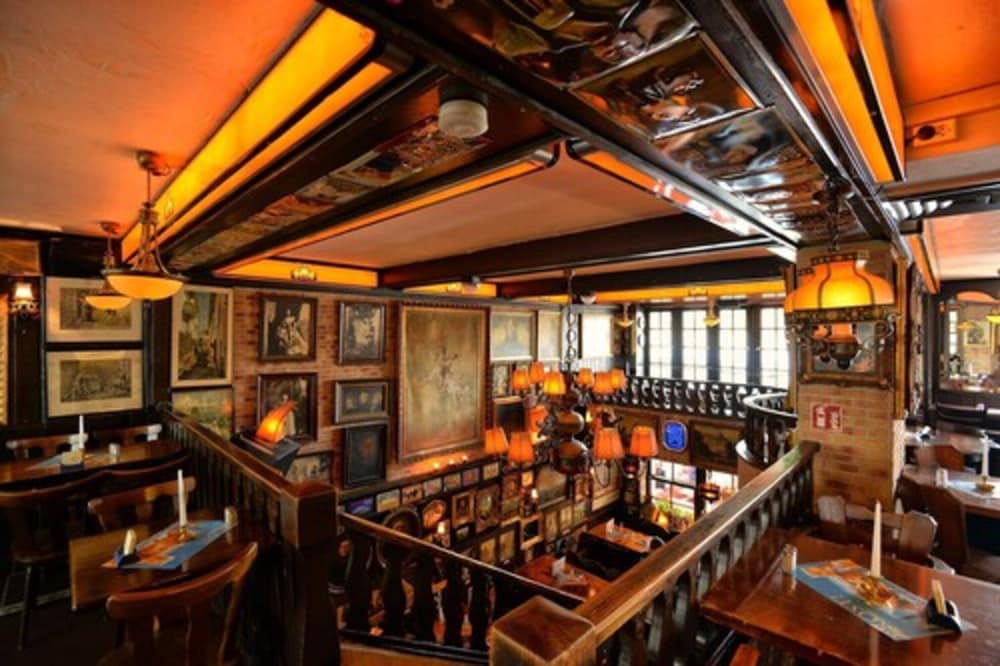 Lowenbrau Koln Hotel Restaurant 40/50