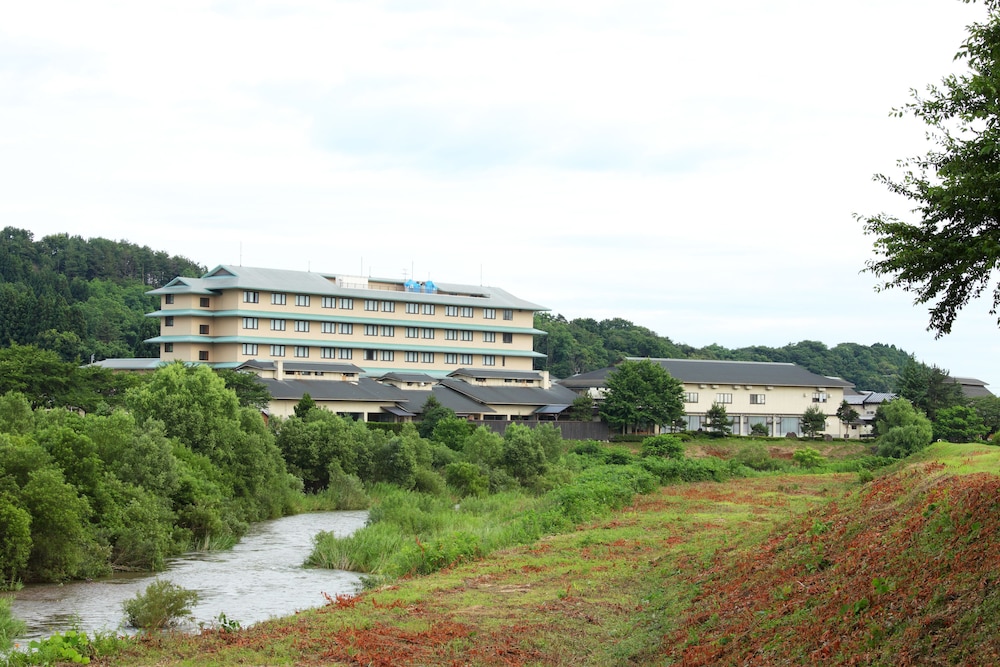 AKITA ONSEN SATOMI 4/33