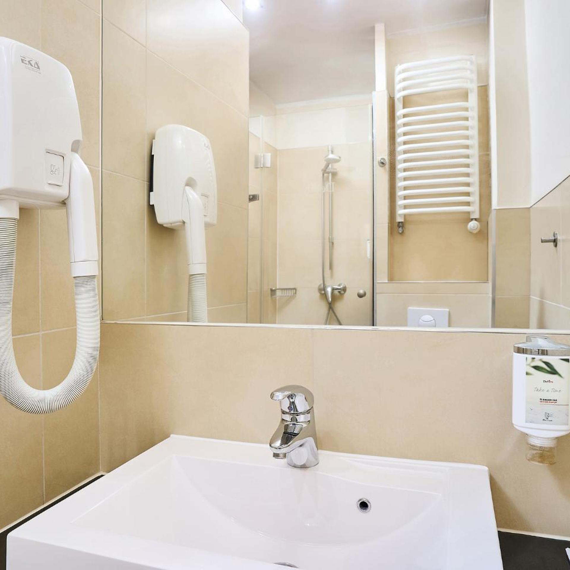 غرفة ثلاثية، Hotel Desilva Inn Katowice Airport 5/8