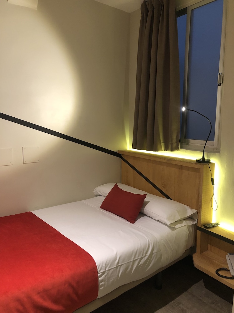 HOSTAL PERSAL 8/34