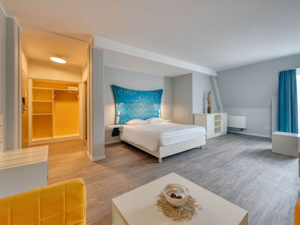 جناح عائلي بسرير مزدوج مع أريكة، ibis Styles Regensburg 7/10