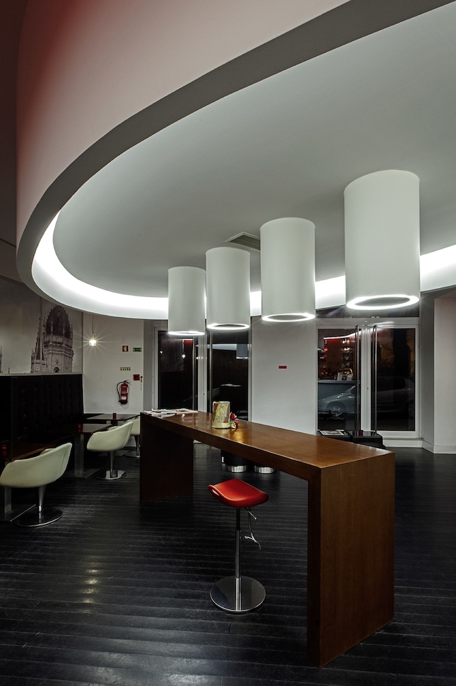 Jeronimos 8 Hotel 61/67