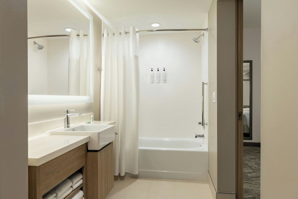 SpringHill Suites Fargo 37/42