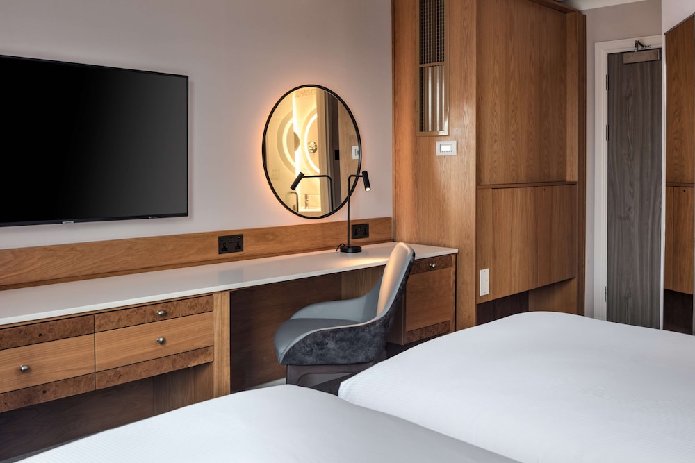 Doubletree by Hilton Bath 24/79