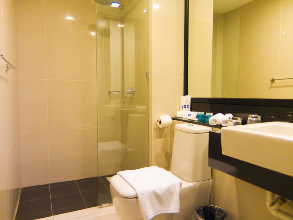 Sky Hotel Kota Kinabalu 10/50