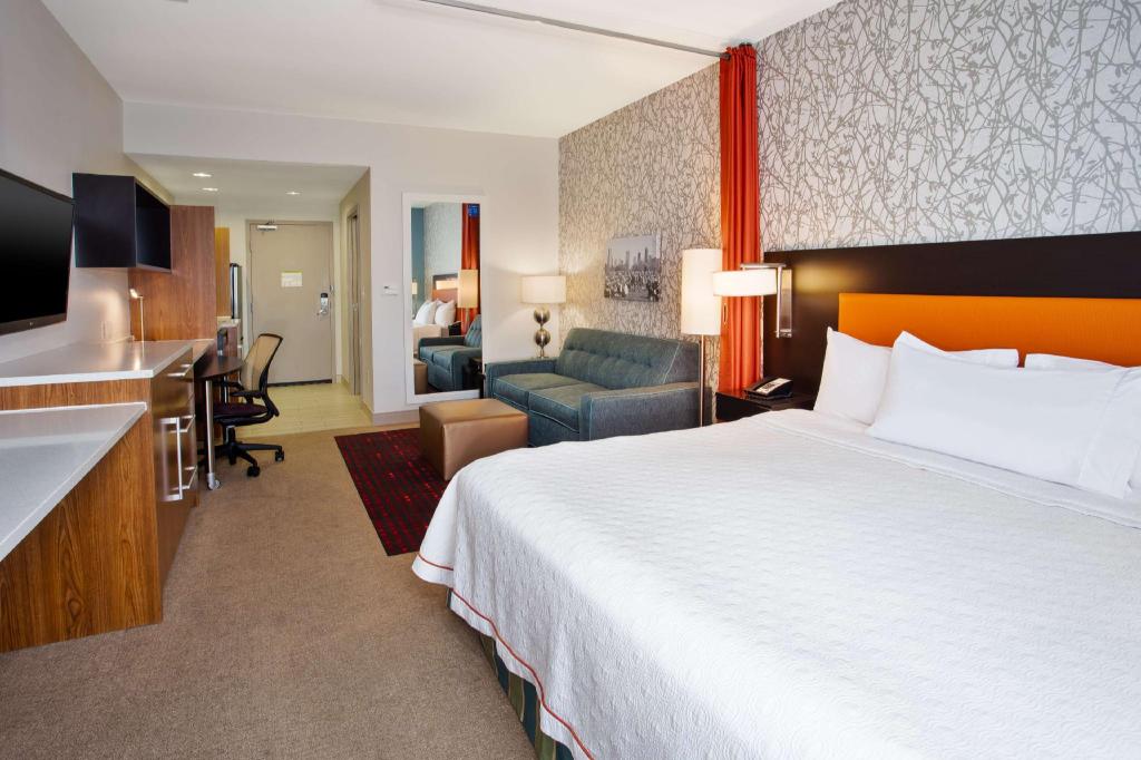 Studio, Suite, King Bed, Accessible