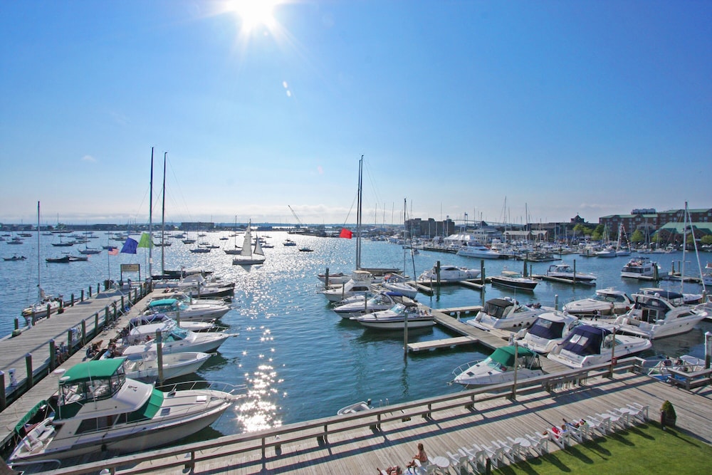 The Newport Harbor Hotel and Marina 50/58