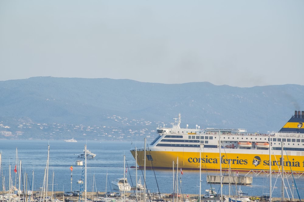 Mercure Ajaccio Centre 24/76