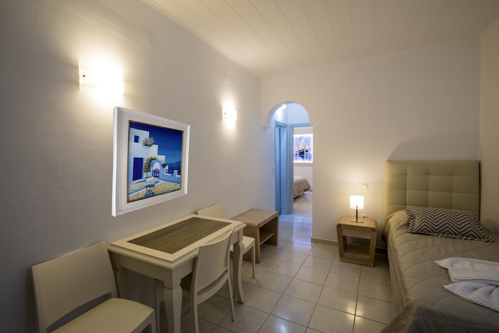 Erato Apartments Santorini 52/75