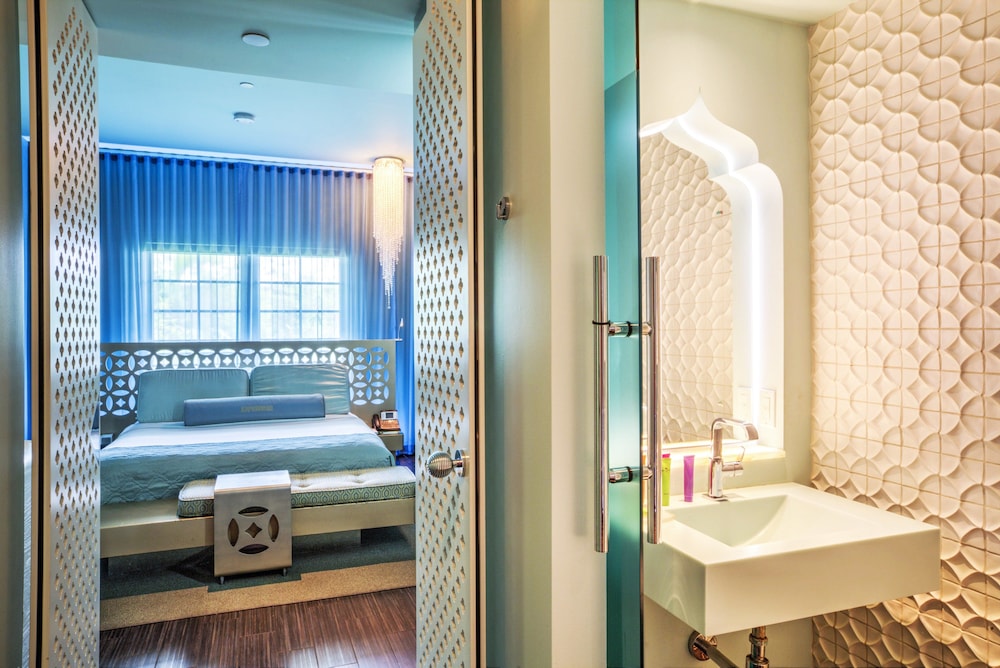 Dream South Beach by Hyatt 48/50