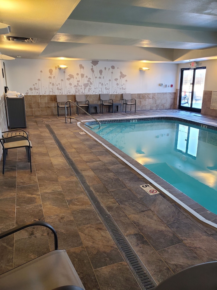 Sleep Inn & Suites Dyersburg I-155 24/39