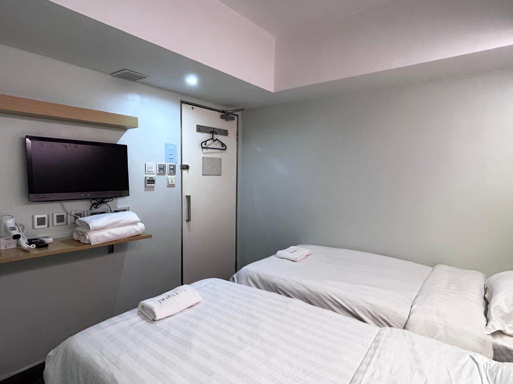 I Hotel Limited 20/48