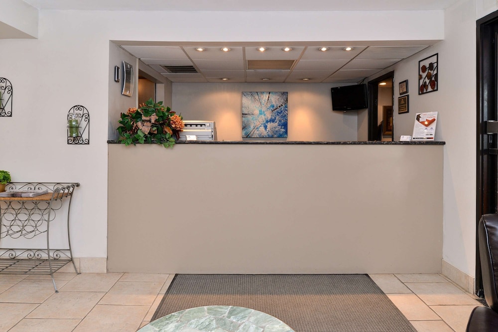 Americas Best Value Inn New Paltz 10/36