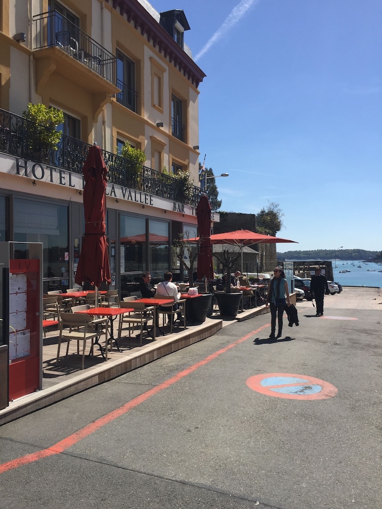 Hotel de la Vallee 35/47