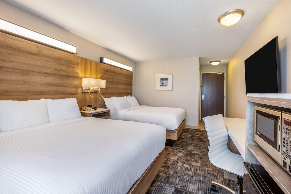 Standard, 2 Queen Beds, Accessible