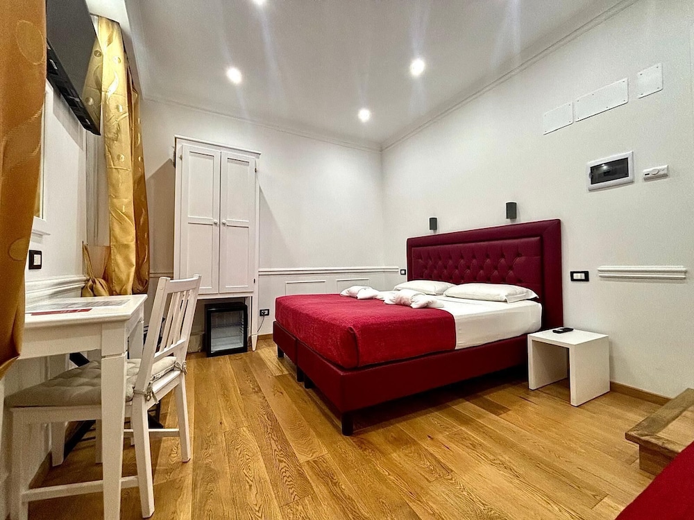 ROOM, TRIPLE