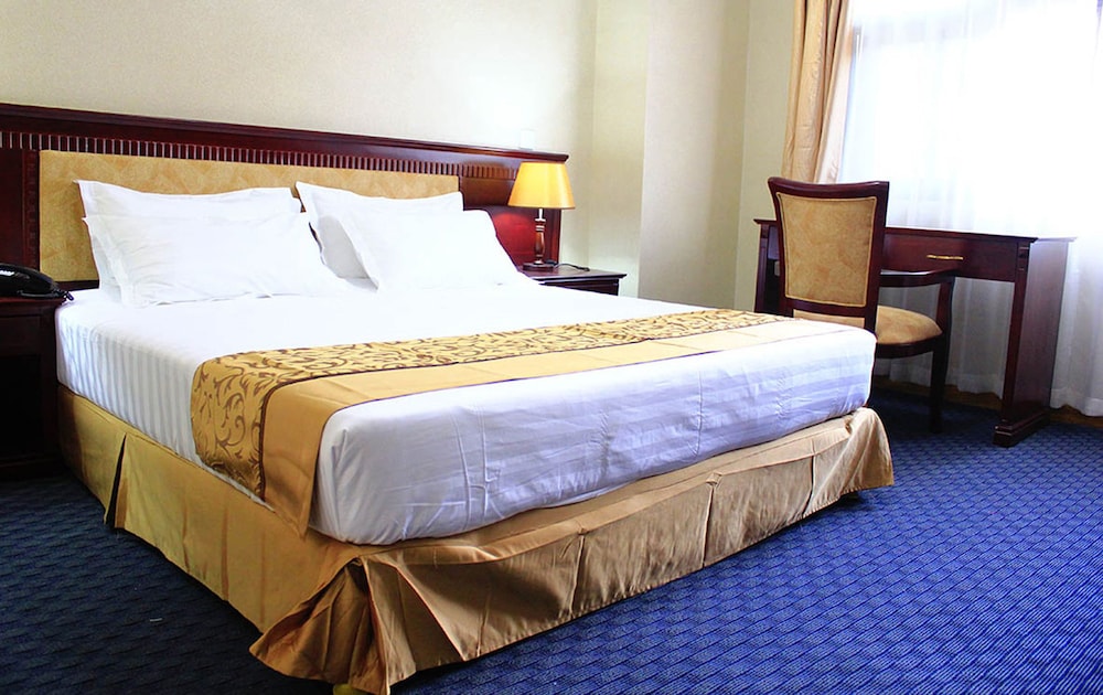 Hill View Hotel &amp; Apartments 18/49