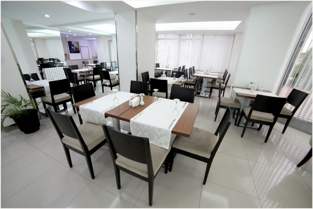 ASRIN BUSINESS HOTEL 60/73