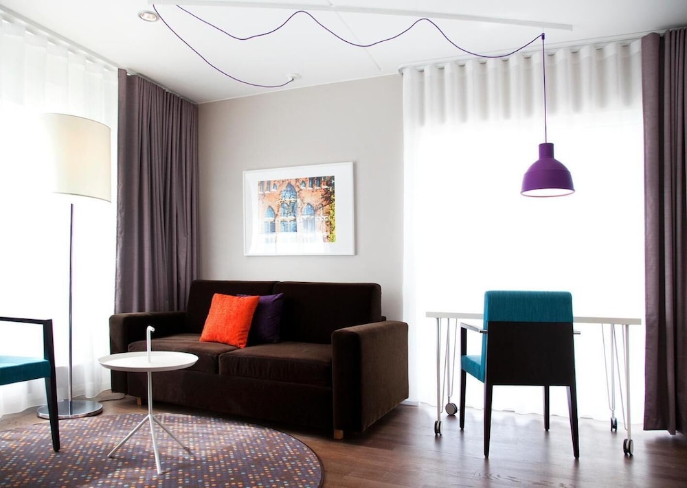 Finn Apartments 23/44
