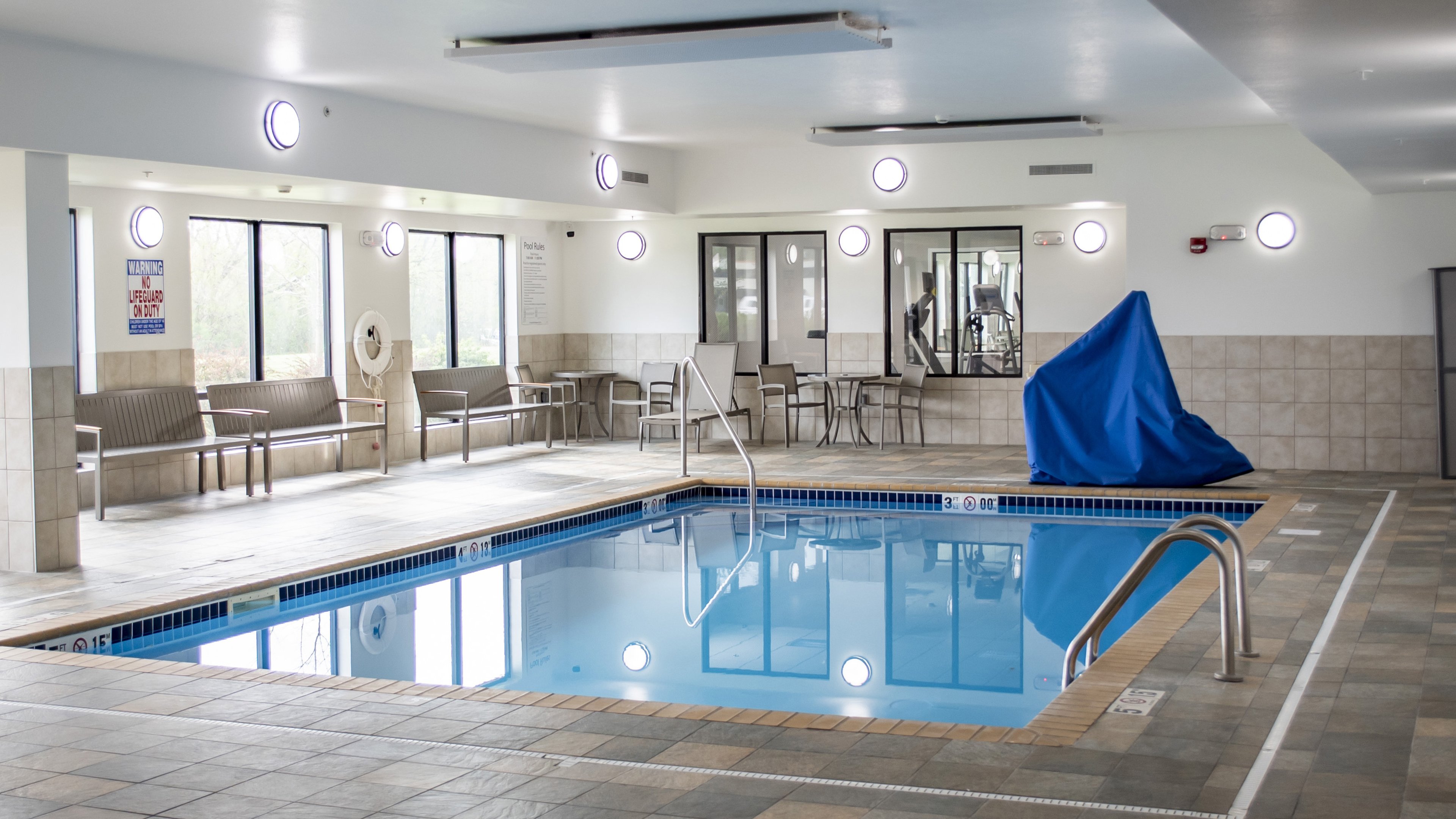 Holiday Inn Express Hotel And Suites Mason City 36/76