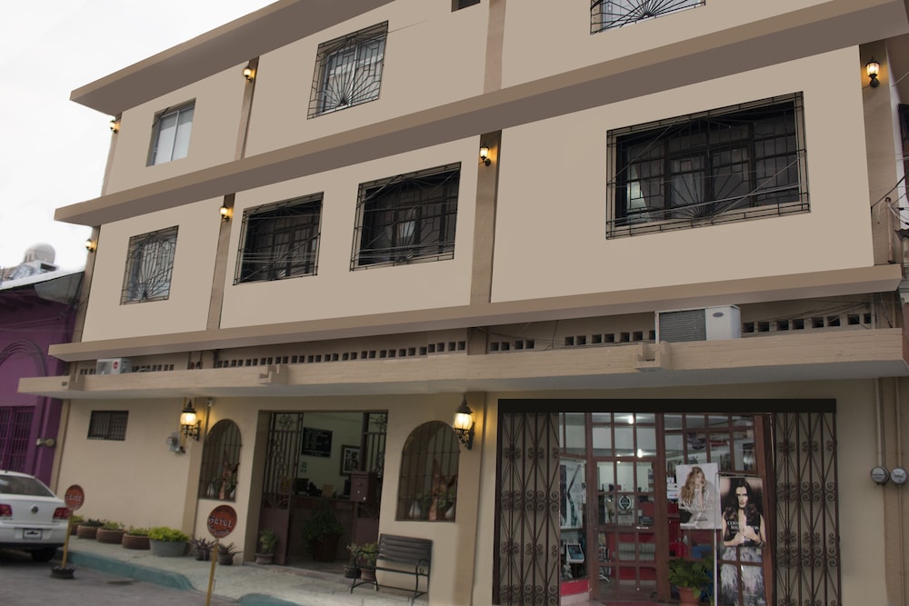Hotel Cervantino 4/50