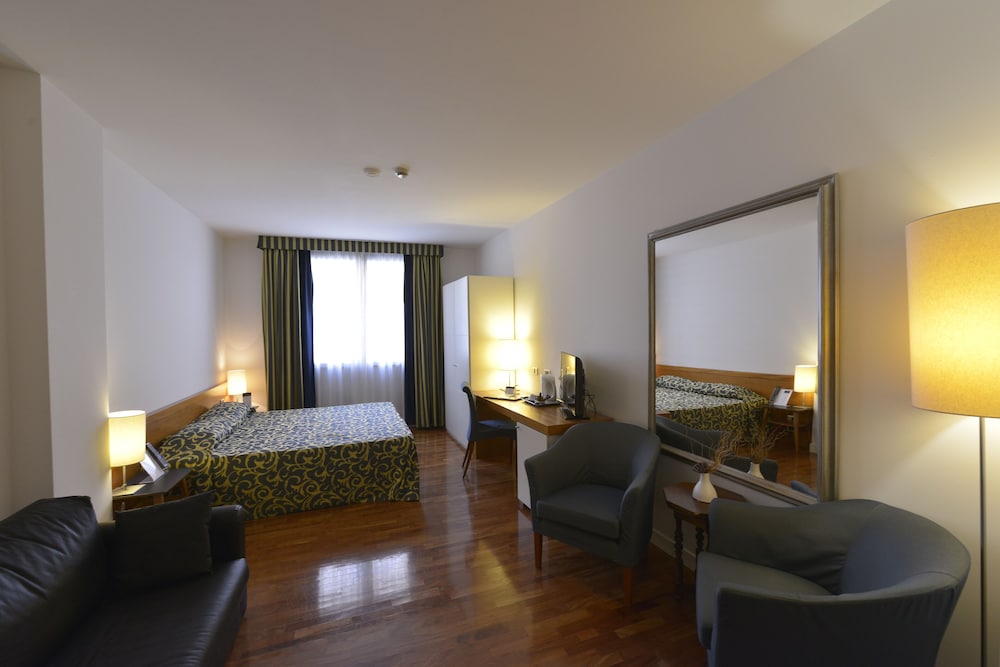 Ferrara Hotel 46/66