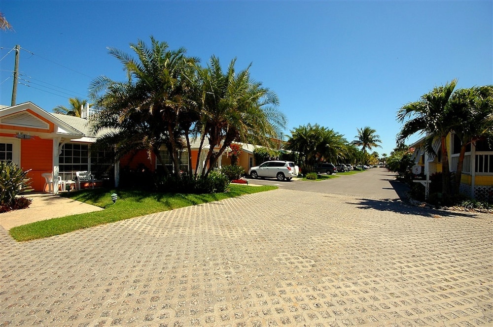 Tradewinds Beach Resort 50/68