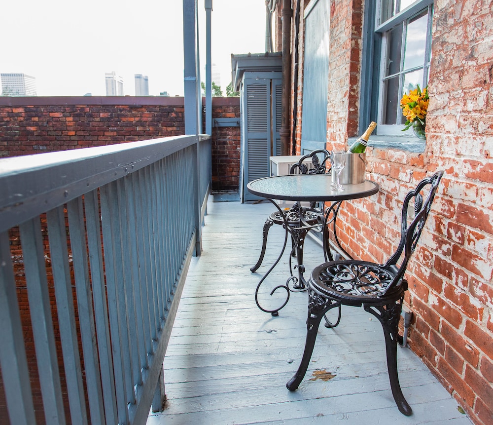 French Quarter Mansion 16/50
