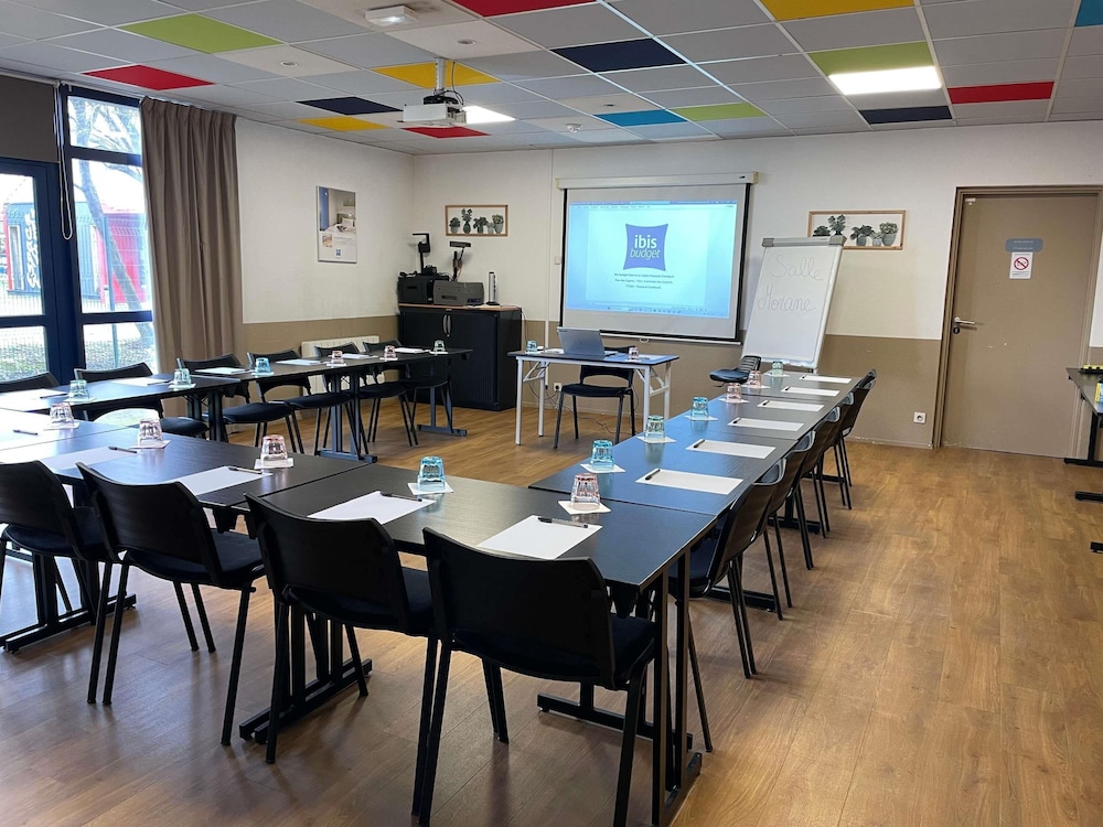Ibis Budget Marne La Vallee Pontault Combault 50/61