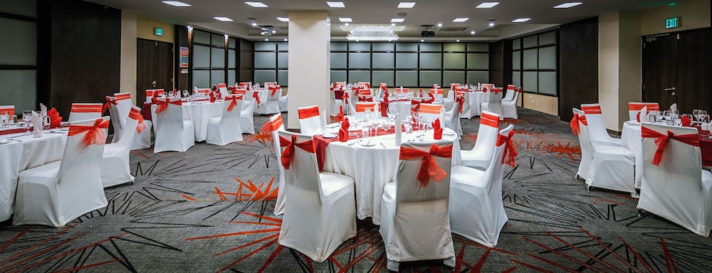 Acacia Premier Hotel 53/66