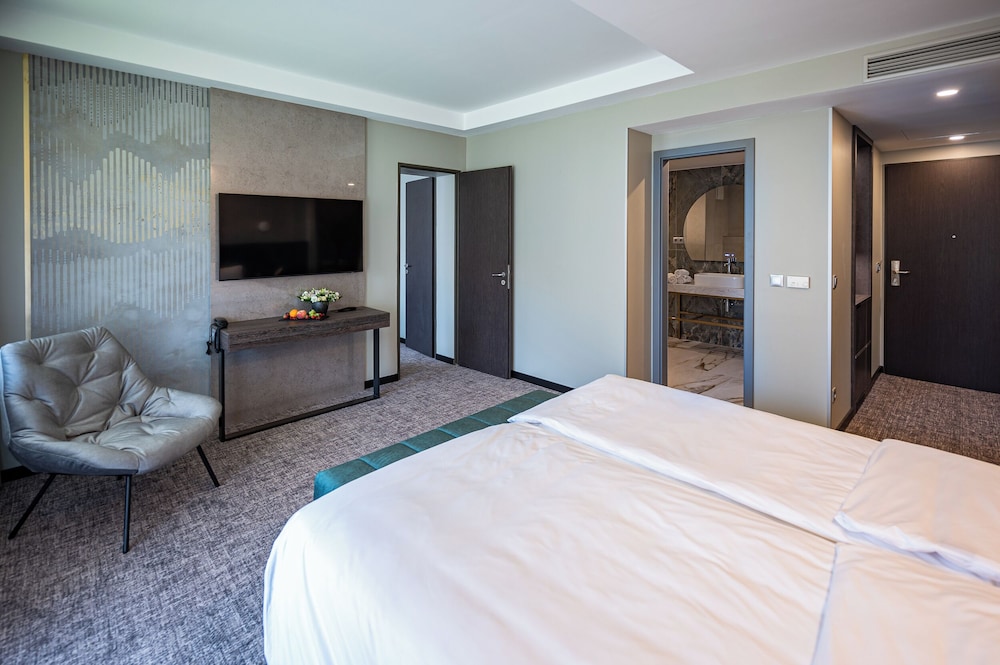 Azur Premium Wellness And Conference 13/50