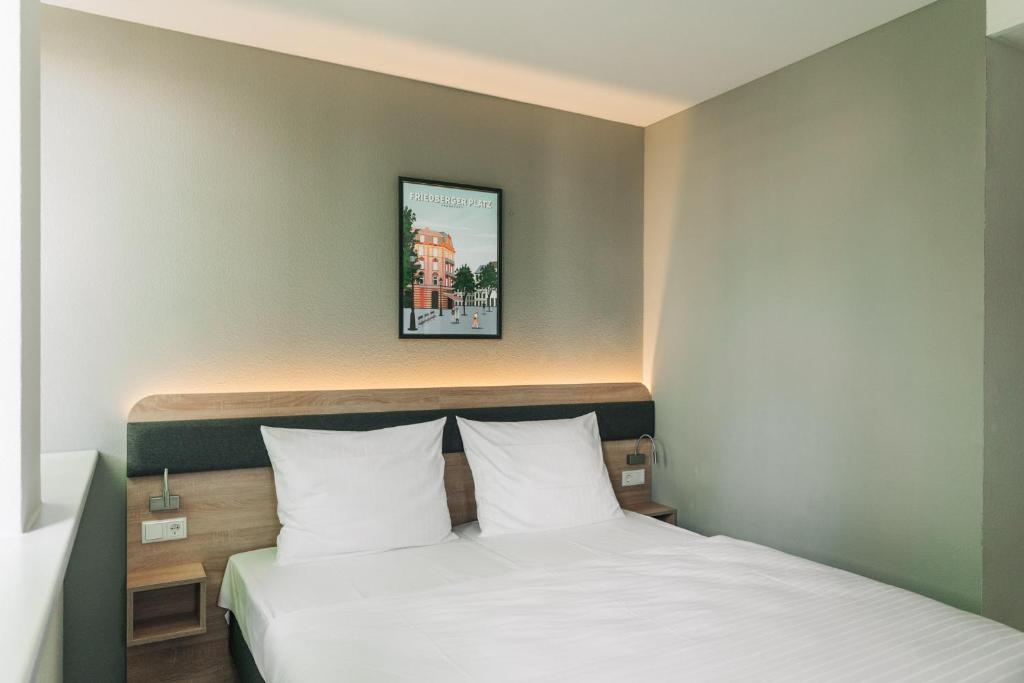 Deluxe, Queen Bed