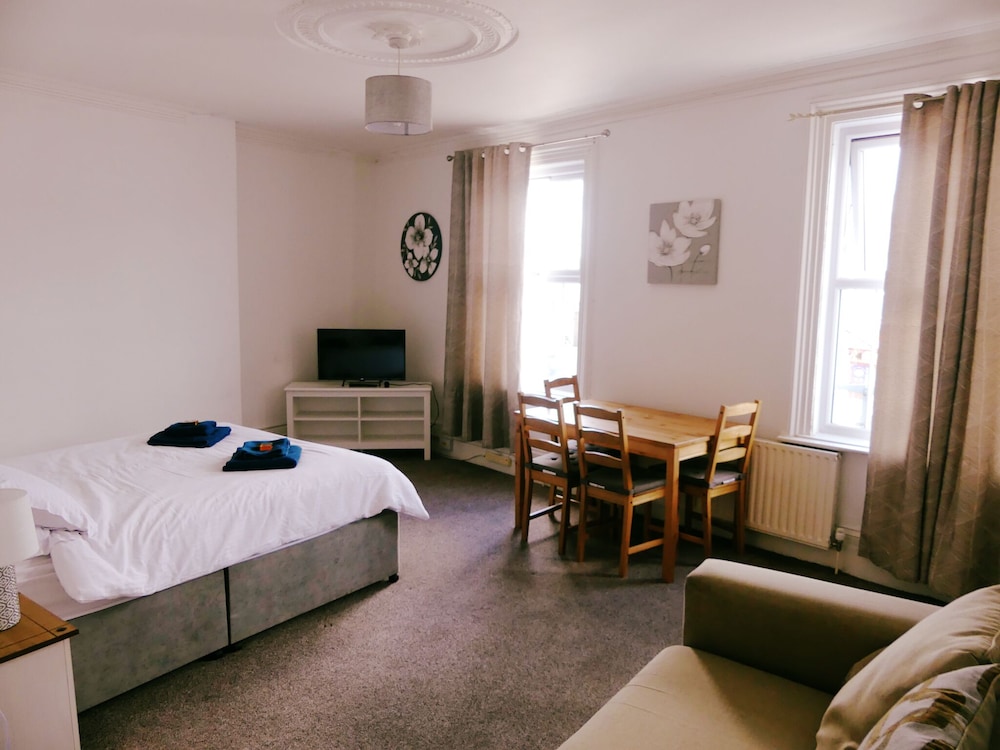 Royal Ashton Hotel 35/67