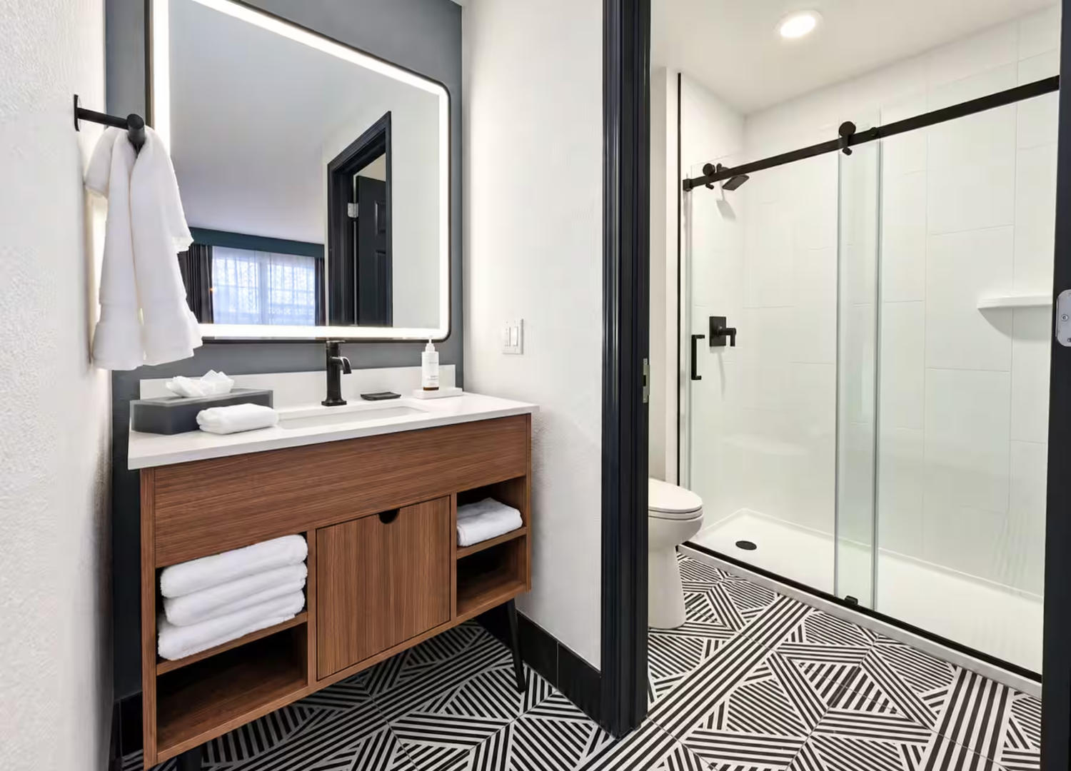 La Quinta Inn & Suites by Wyndham Auburn Hills/Detroit 16/16